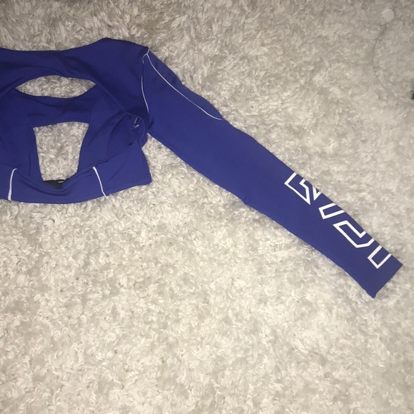 LF LONG SLEEVE BUCKLE FRONT TOP - Picture 7 of 8